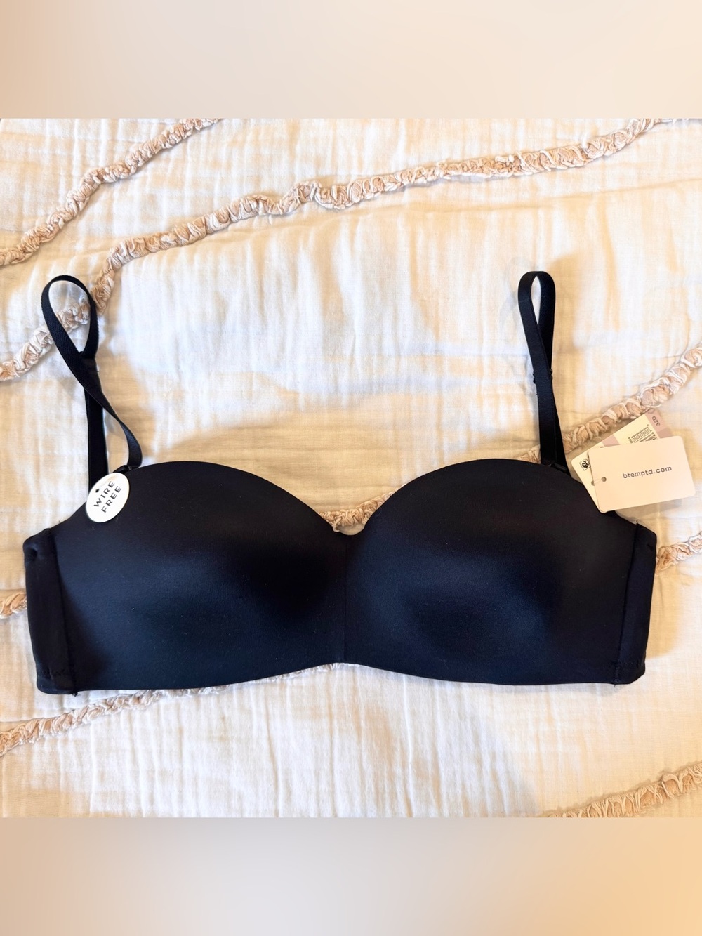 B.tempted by Wacoal 32D Wire Free Seamless Black Strapless Convertible Bra